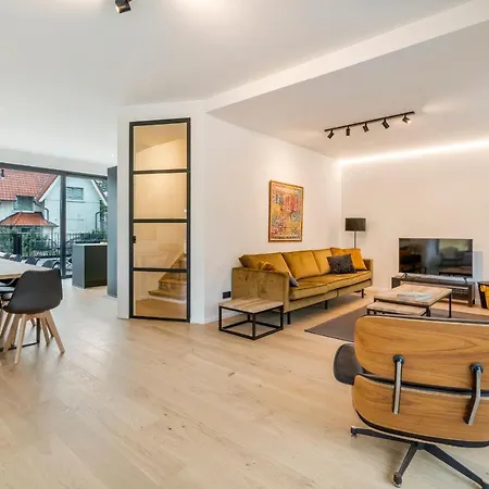 Sublieme, Ruime Luxe 10p Met Terras En Tuin *