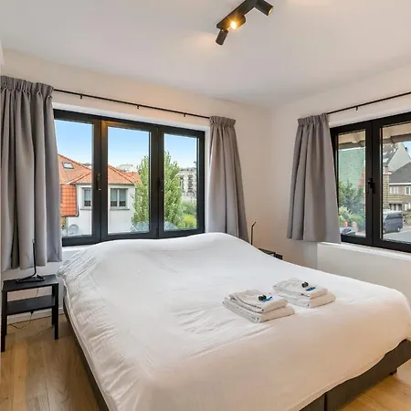 Sublieme, Ruime Luxe 10p Met Terras En Tuin Willa Koksijde