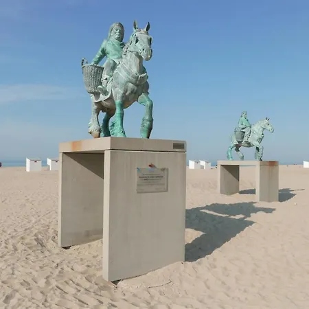 Sublieme, Ruime Luxe 10p Met Terras En Tuin Willa Koksijde